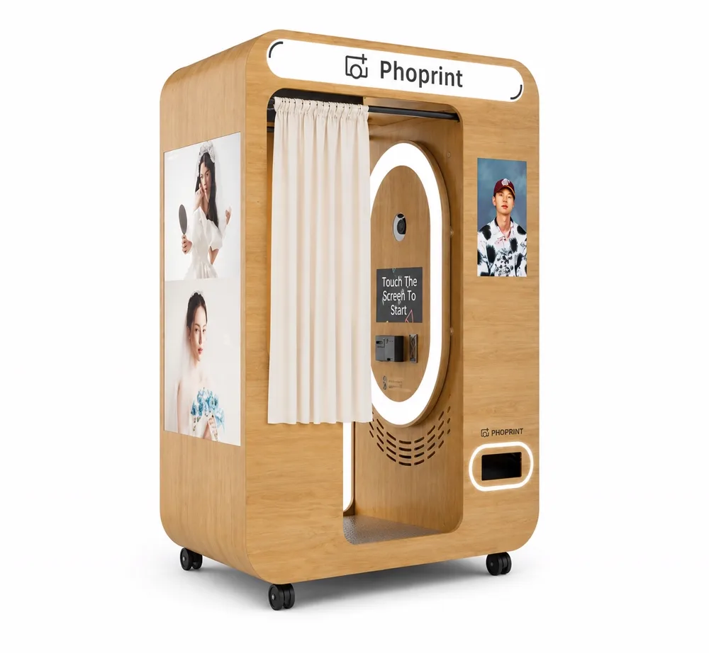 PB-04 — Retro & Modern Photo Booth